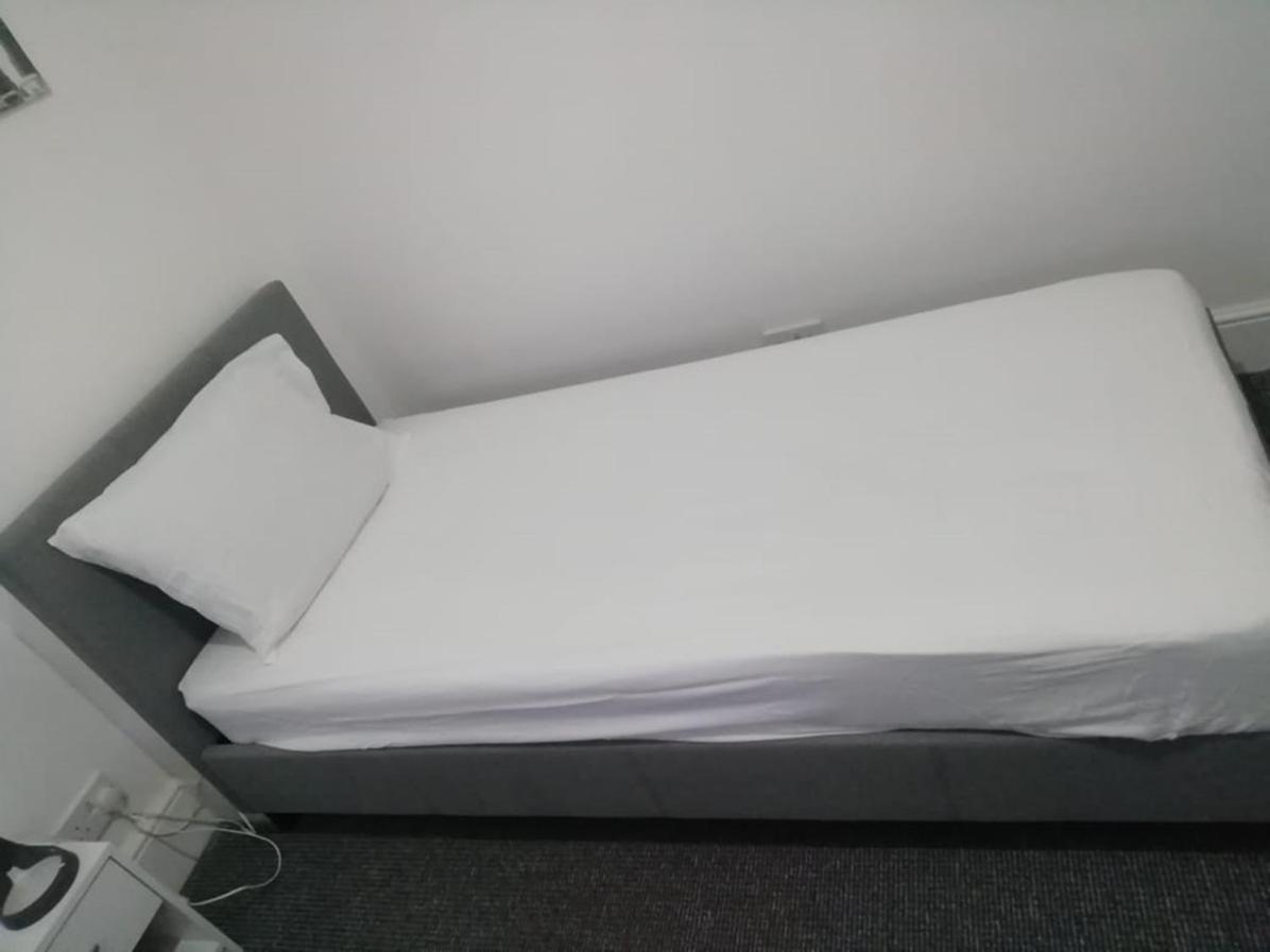 Bed & Breakfast Single Shared Bathroom Free Street Parking Near Anfield Lfc Liverpool
