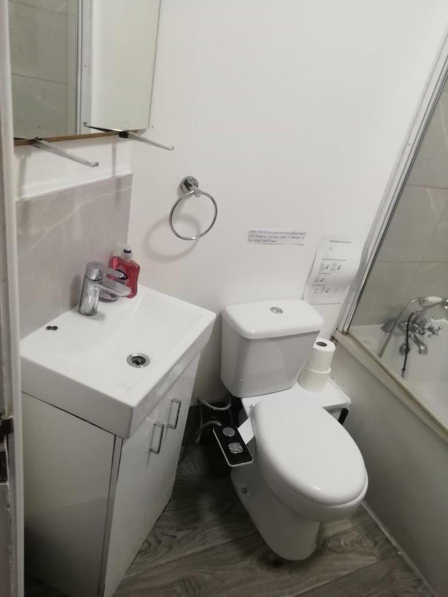 Single Shared Bathroom Free Street Parking Near Anfield Lfc